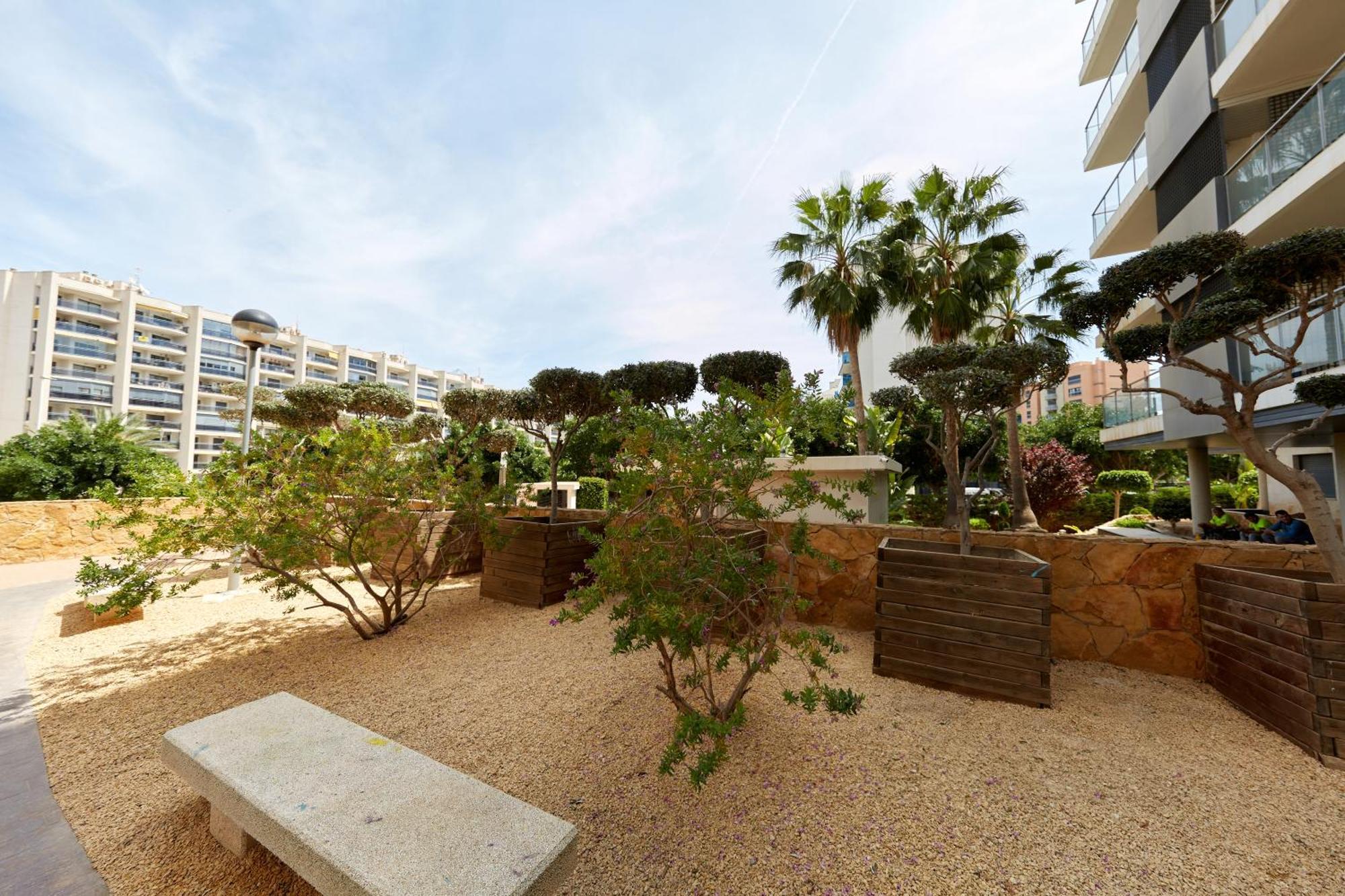 Apartment Beachside Luxe 1br: New & Chic Benidorm